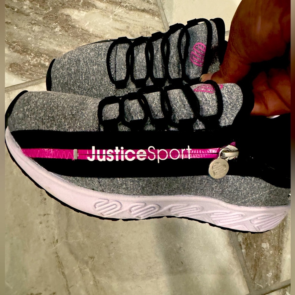 New Girl’s Justice Sport Sneaker Size 4